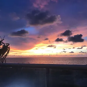 https://manzanillo-sunset-apartment.cartagena-hotels.org